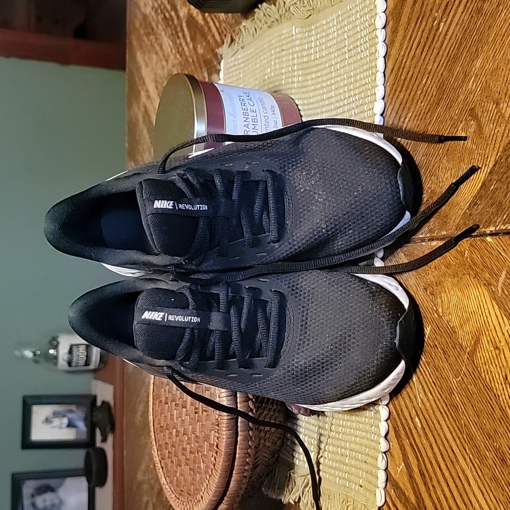Nike Revolution Sneakers